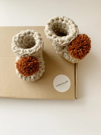 Gingerbread Pompoms Hand-crocheted Baby Booties Merino Wool - Light Beige