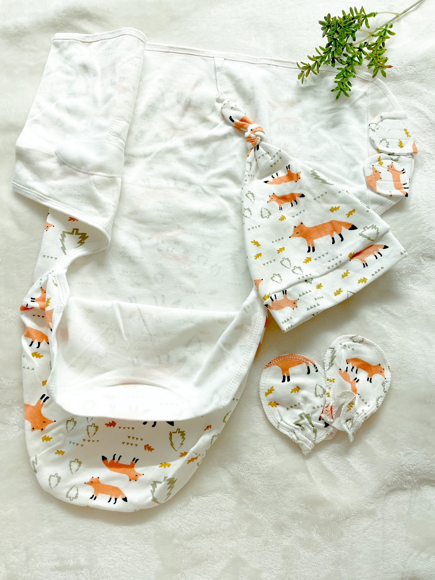Easy Wrap Velcro Baby Swaddle + Hat + Mittens Set